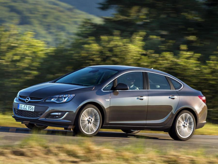  Opel Astra Sedan 2013 года  (фото 4 из 30)
